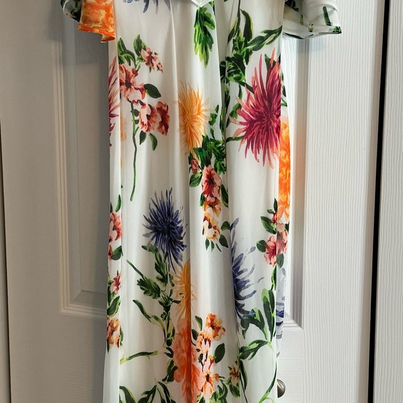 White floral dress - Picture 3 of 4